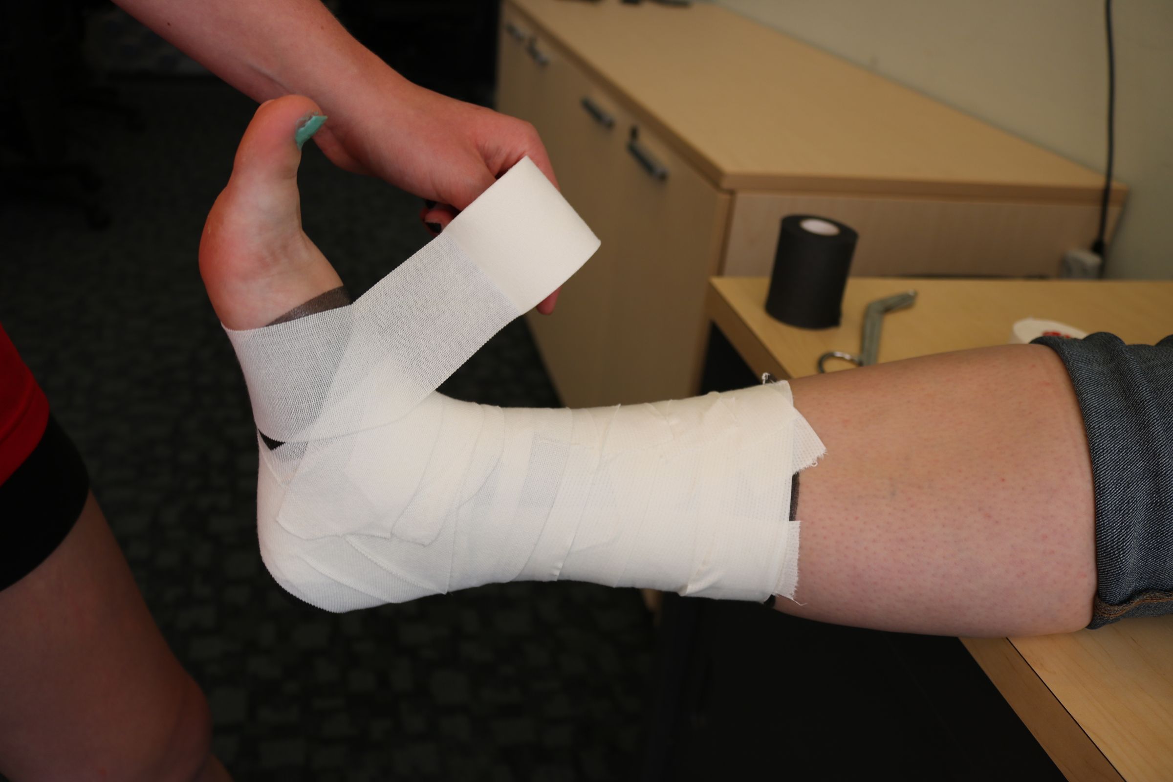 Ankle Taping Made Easy 17 Steps (with Pictures) Instructables