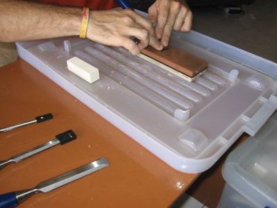 Tool Tip: How to Sharpen a Chisel : 7 Steps (with Pictures) - Instructables