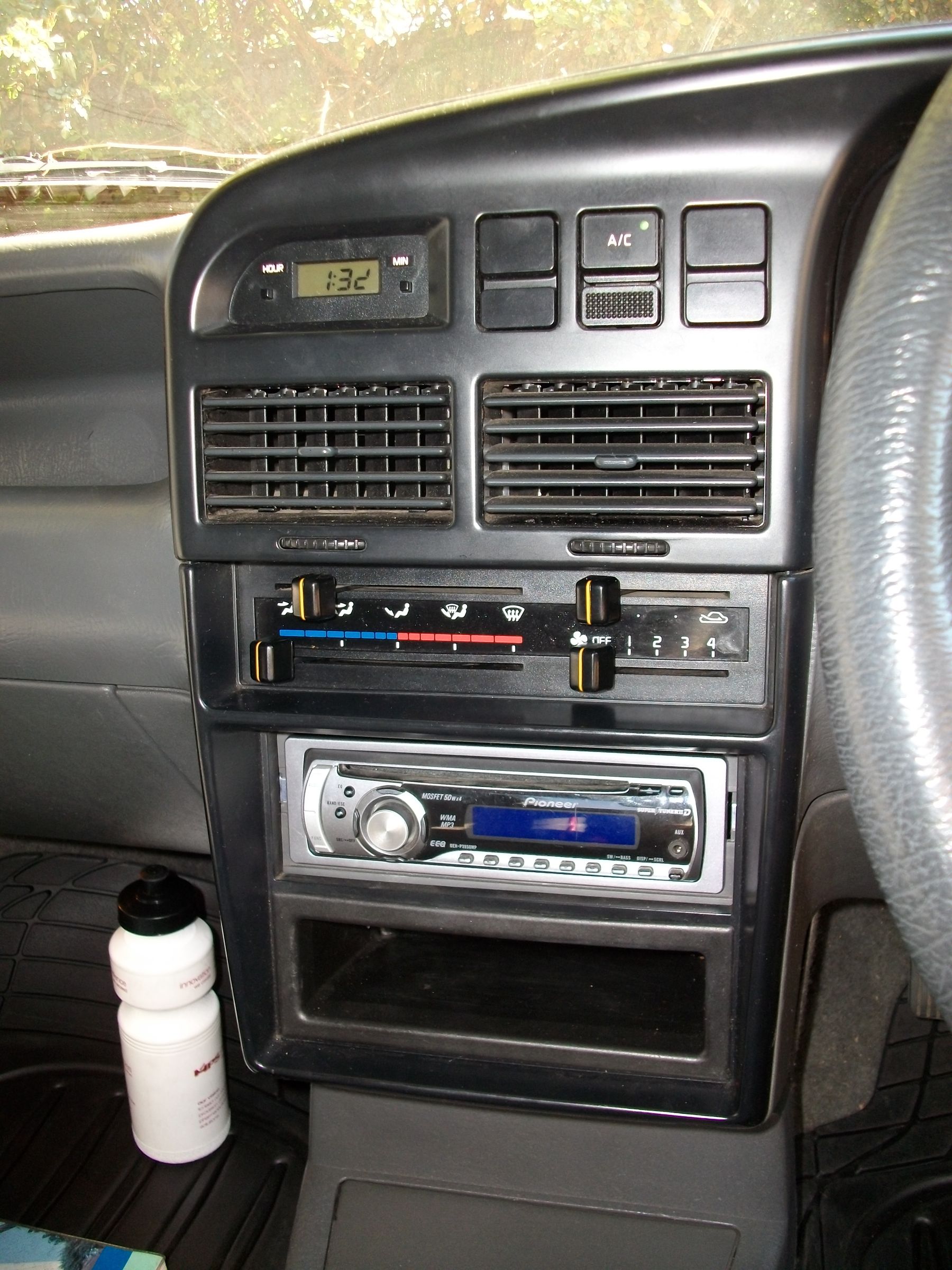 Replace a Ford Capri Radio