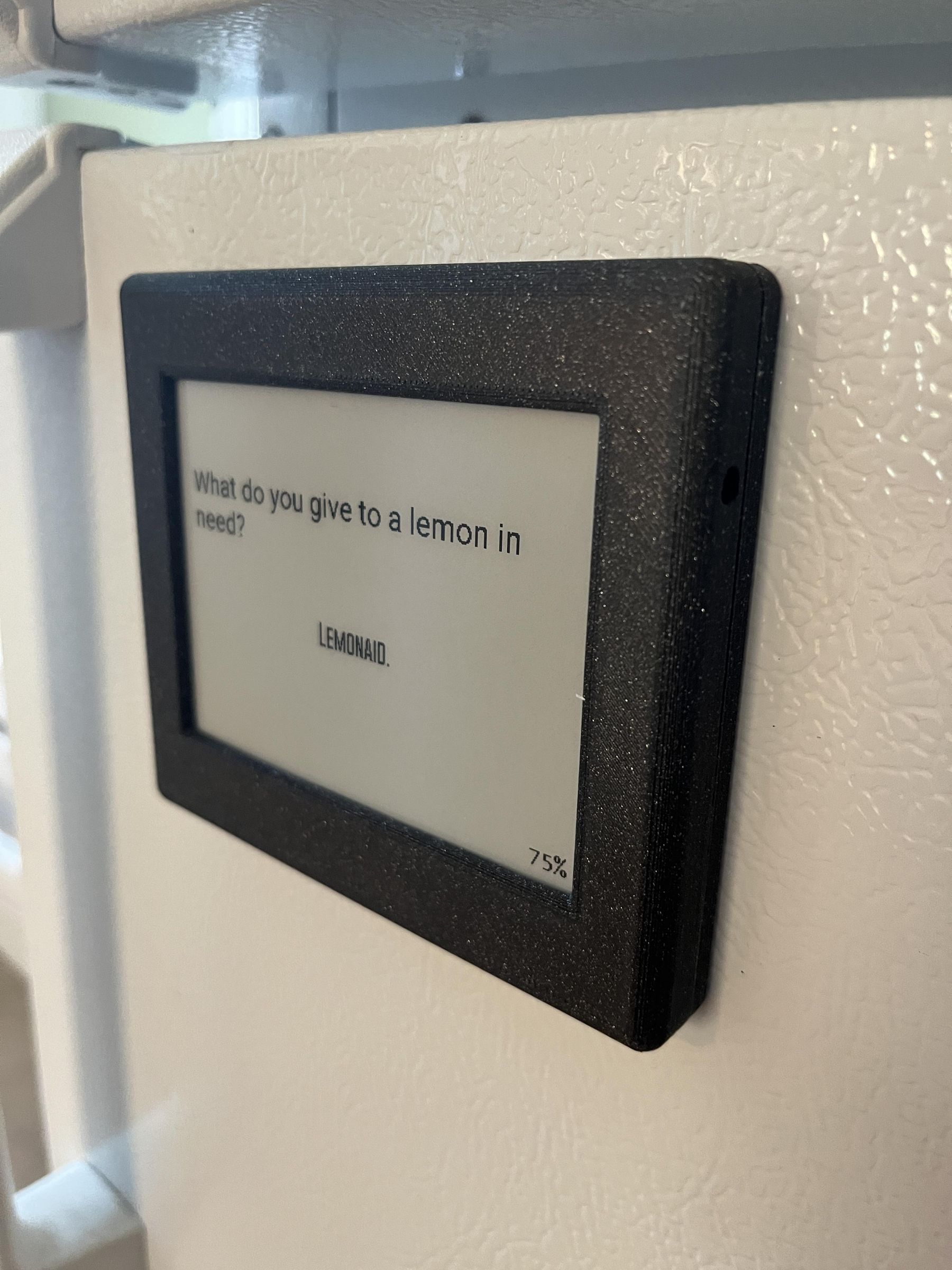 EInk Joke of the Day Fridge 9 Steps (with Pictures