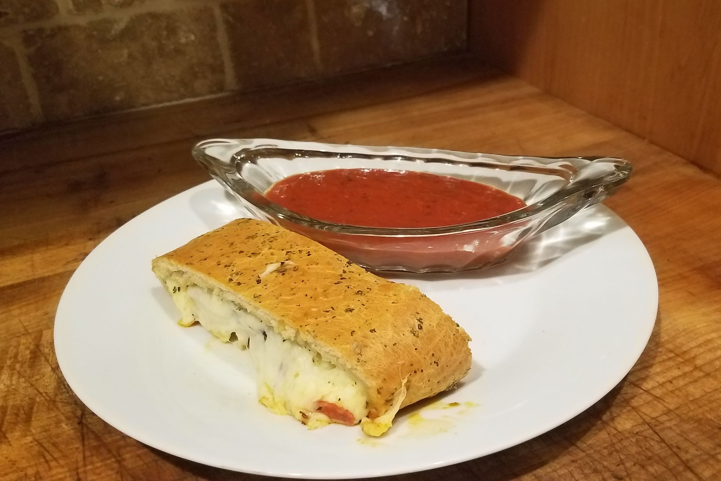 Stromboli (Ultimate Stuffed Pepperoni Pizza) 9 Steps (with Pictures
