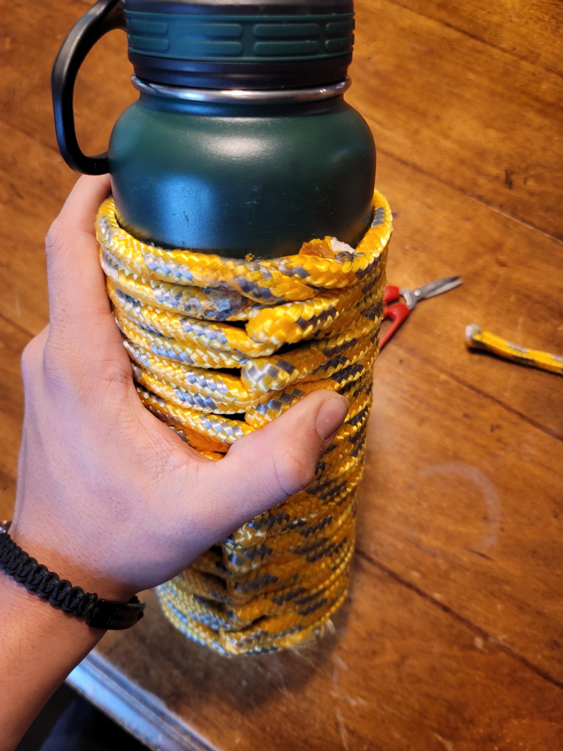 6 Step Water Bottle Rope Wrap : 7 Steps (with Pictures) - Instructables