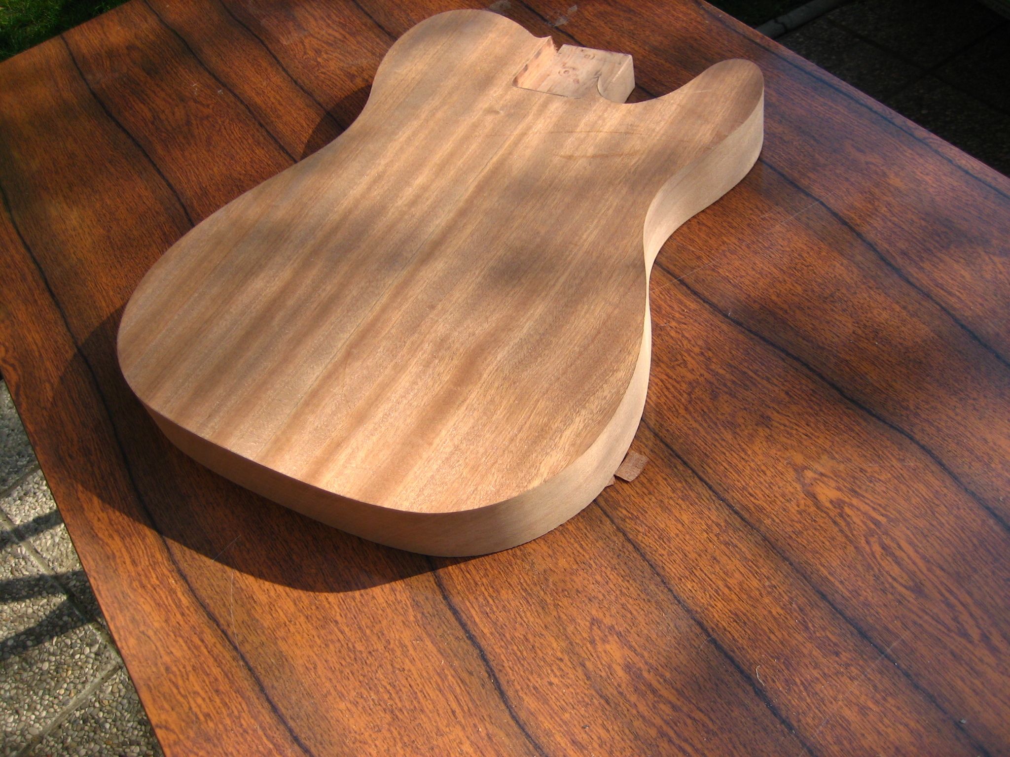 Make an Awesome Electric Guitar With Common Tools 20 Steps (with