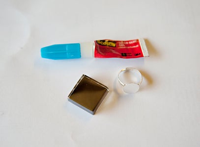 A DIY Stylish Ring Made From a Bathroom Tile