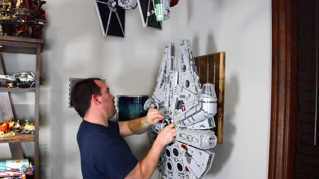 Wall mount lego millennium falcon hotsell