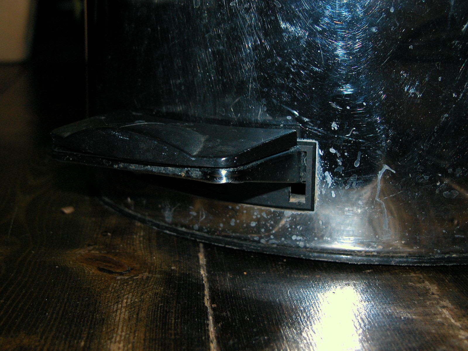 Fix a Detached Pedal Cover on Brabantia Pedal Bin Instructables