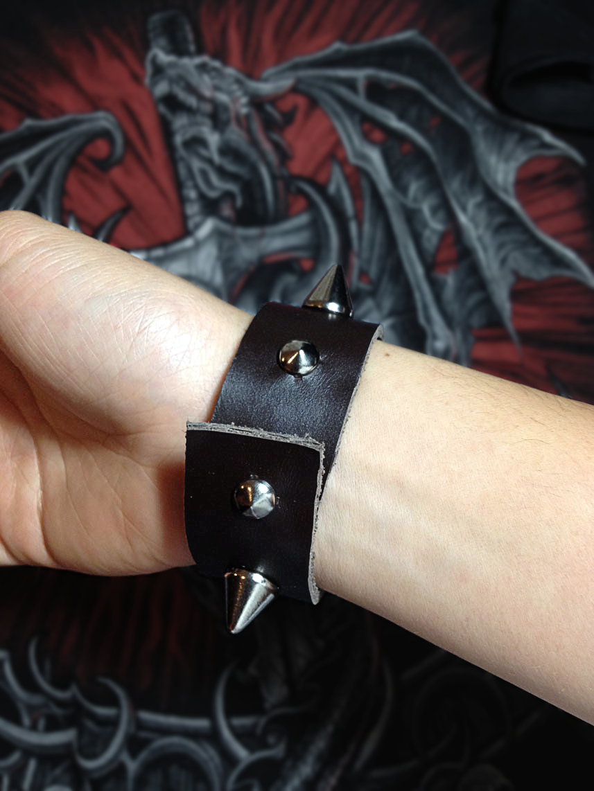 Leather Spiked Cuff from Scratch