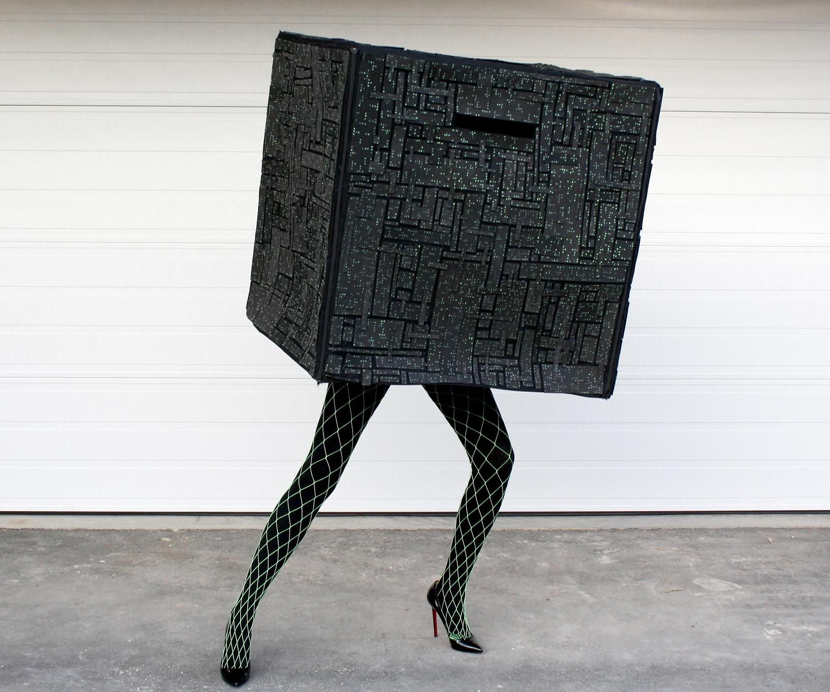 Sexy Borg Cube 2.0 - New And/or Improved (Reusable! Collapsible!)