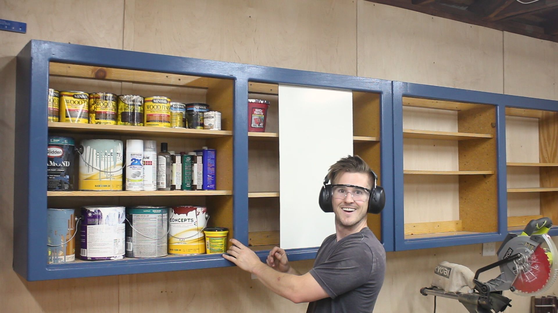 A Simple Way to Convert Shop Storage to Whiteboard Surfaces 6 Steps