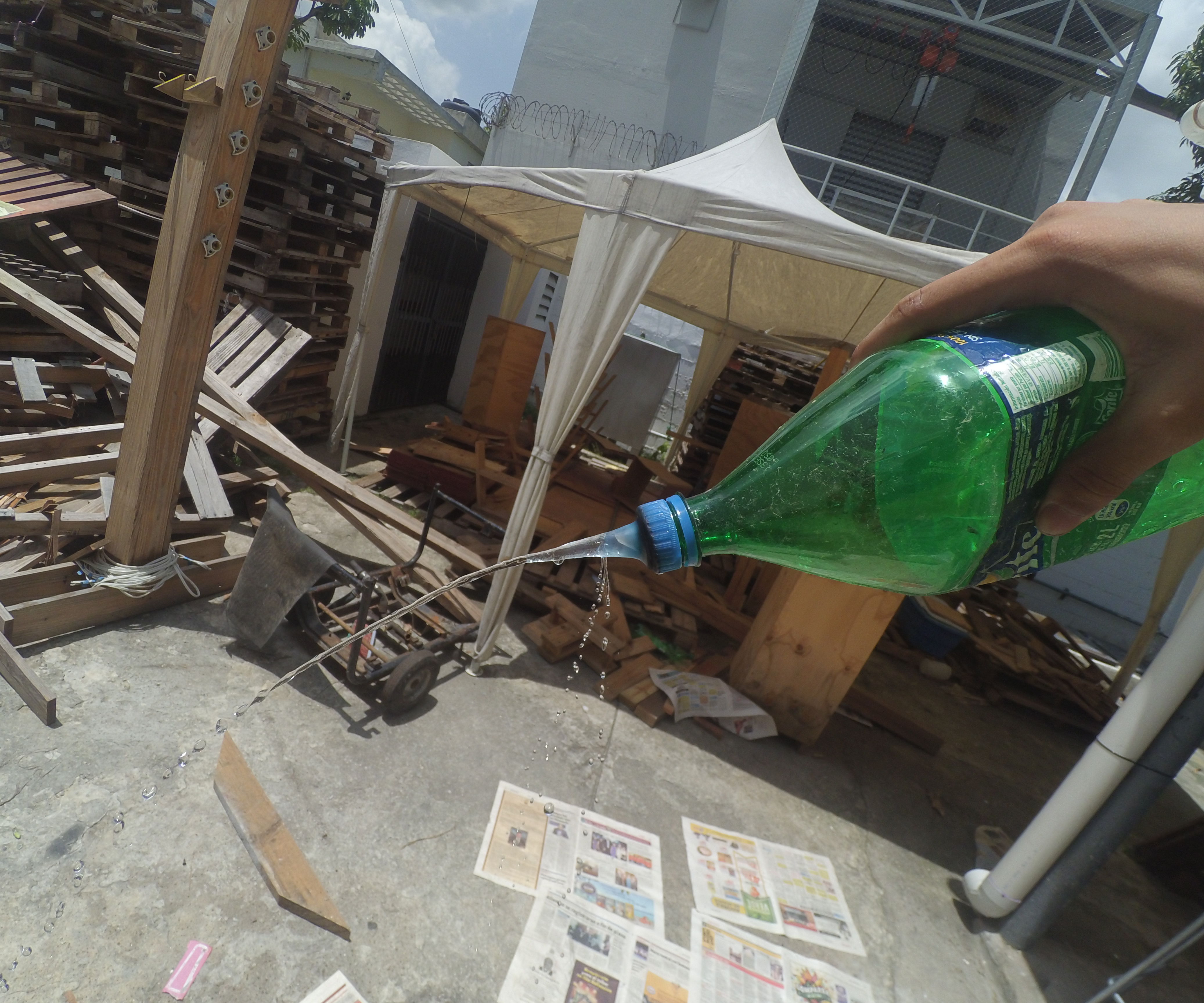 How to Make a Nozzle for Merengue, Glue & Water