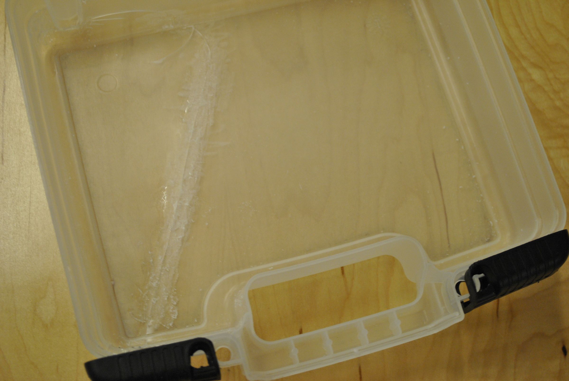 Broken Plastic Box? Weld It Back Together! 4 Steps (with Pictures