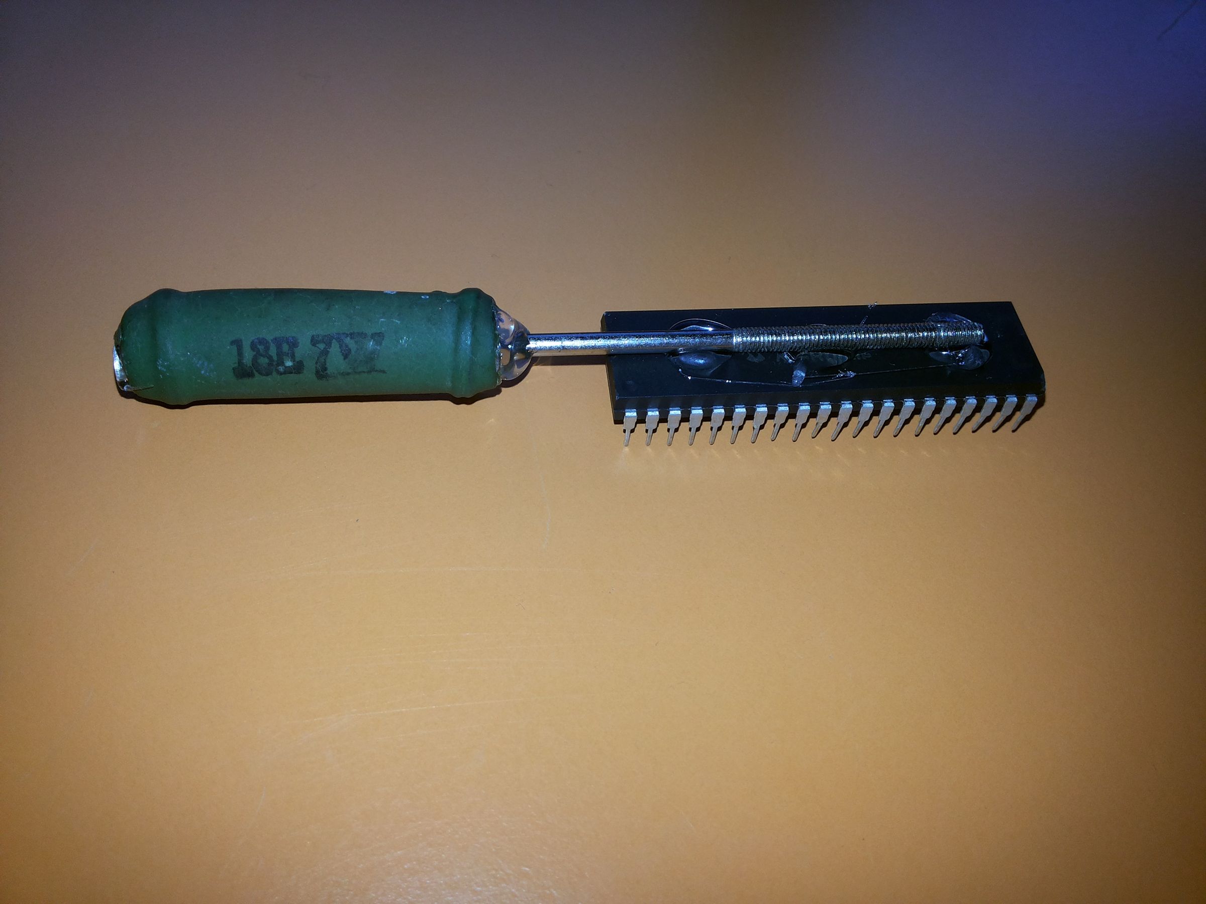 Convert a Defective 40pin IC Into a Comb!!!!! Reuse Defective Electronics .