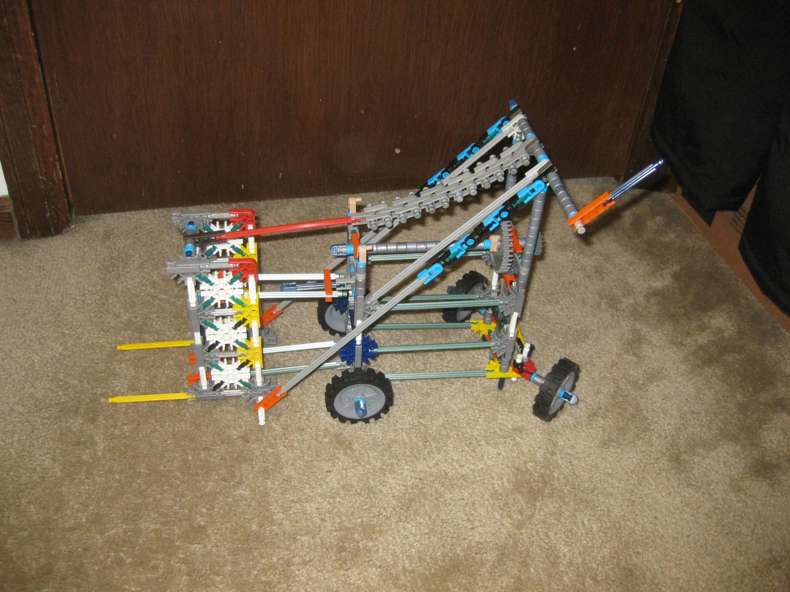 Knex Forklift With Back-Wheel Steering