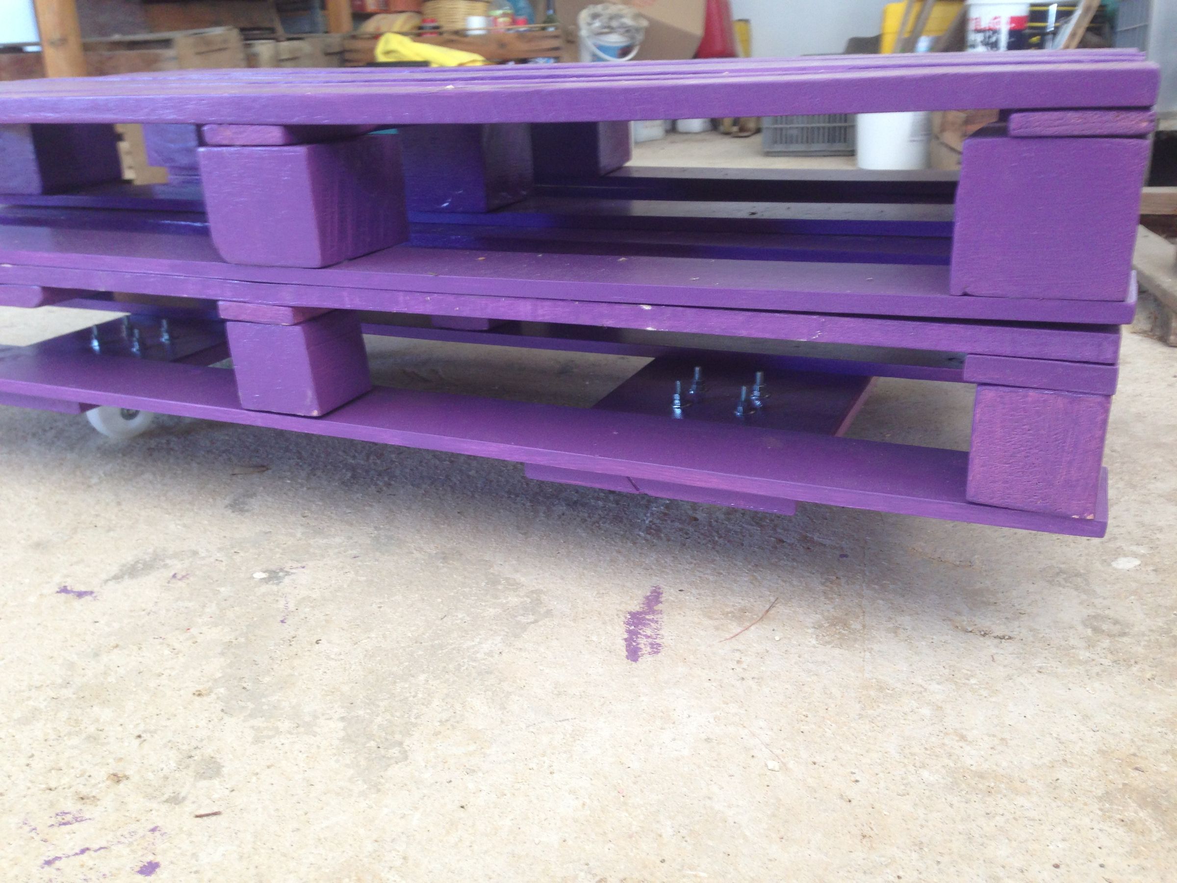 Wooden Pallet Coffee Table on Wheels for Living Room 9 Steps (with