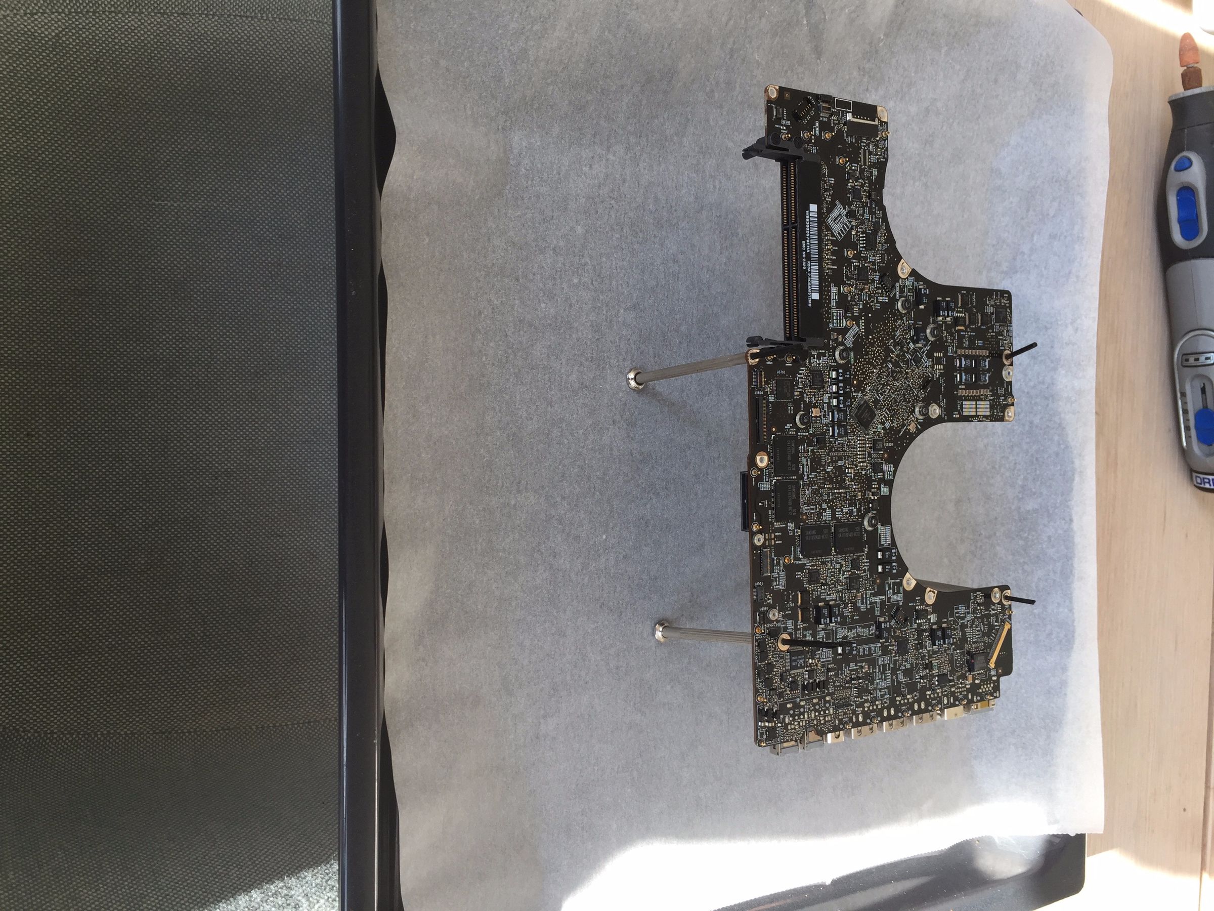 How to Repair the Macbook Pro Logic Board at Home : 4 Steps - Instructables
