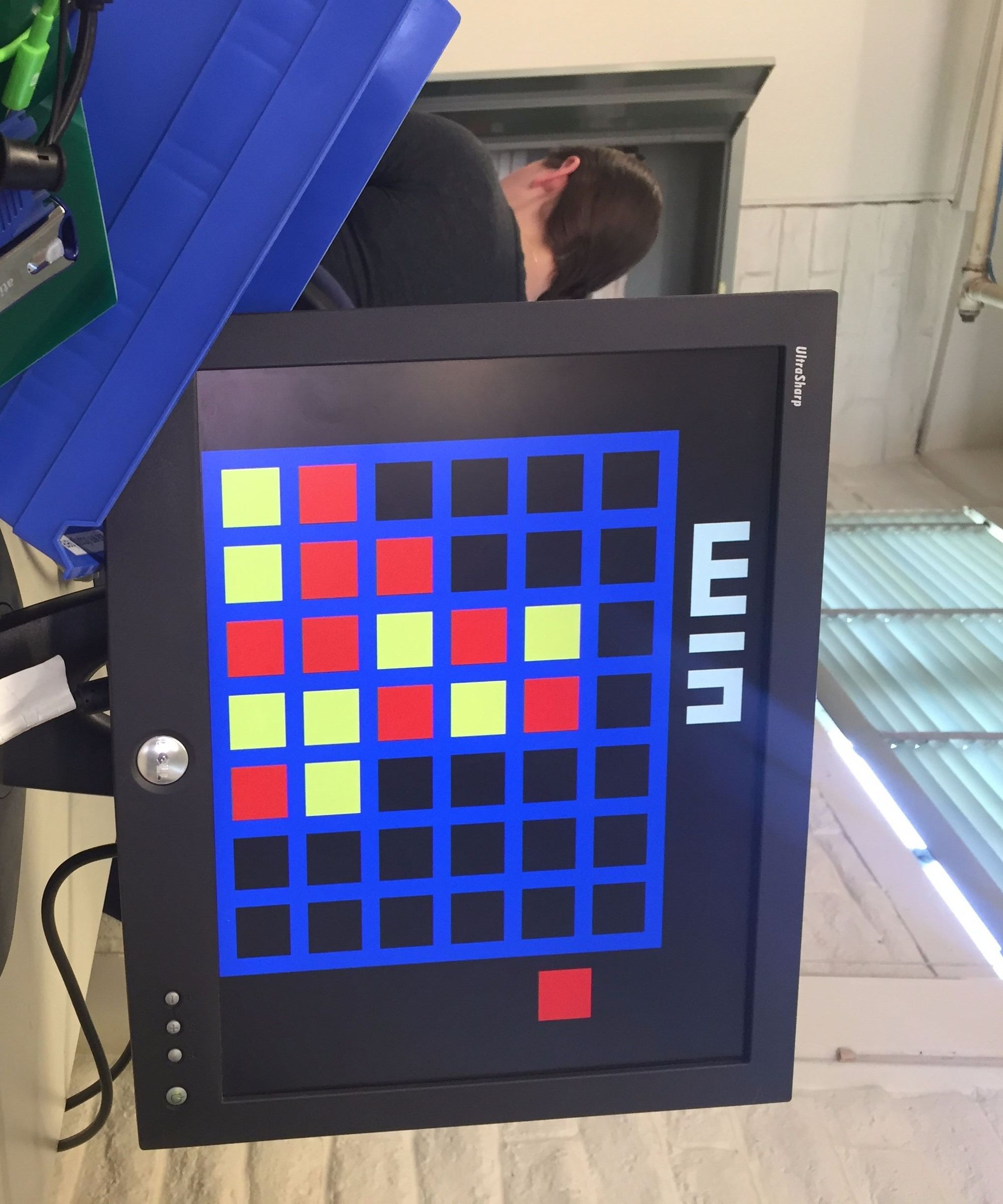 Connect Four - Assembly and VHDL by Chloe Eusebio and Kent Zhang