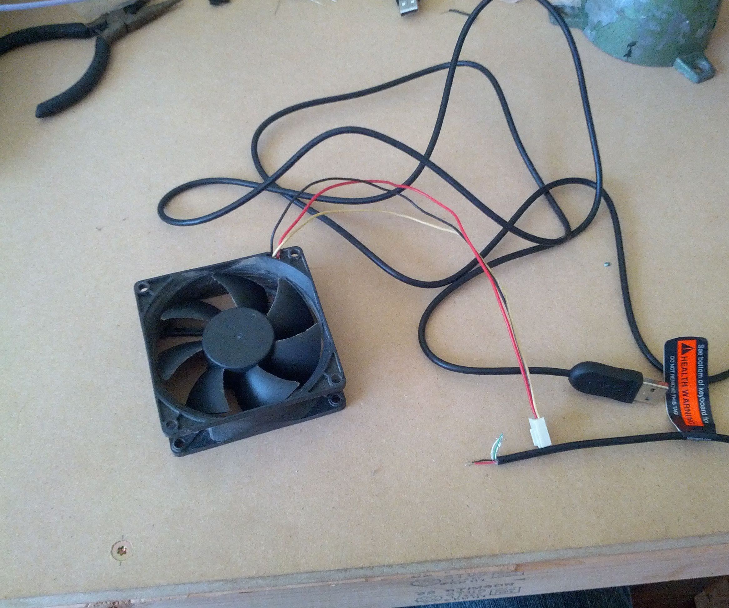 Cheap USB Fume Extractor From Old PC Parts