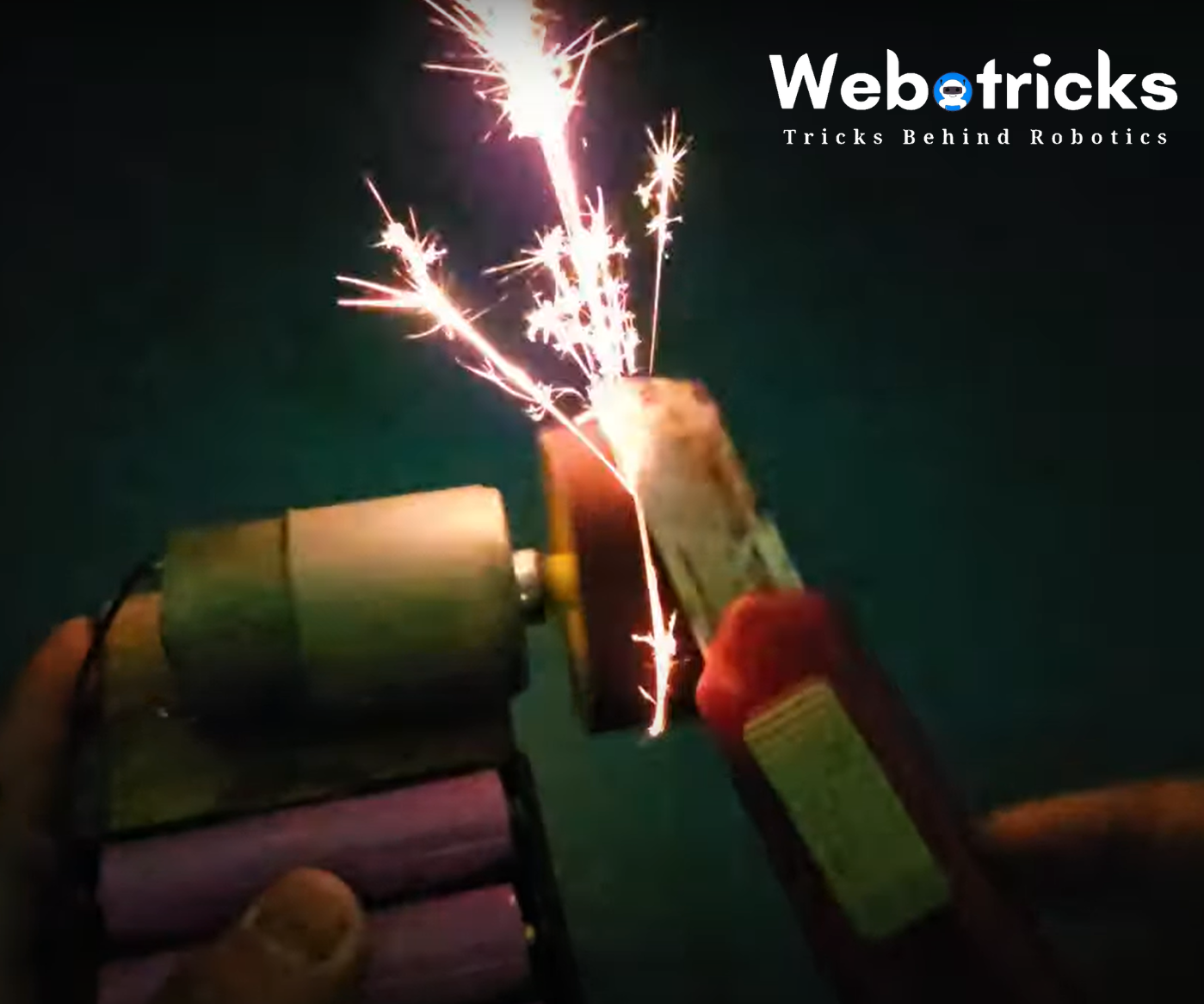 How to Make a Sharpening Machine From a DC RS-555 Motor and Lithium Battery at Home