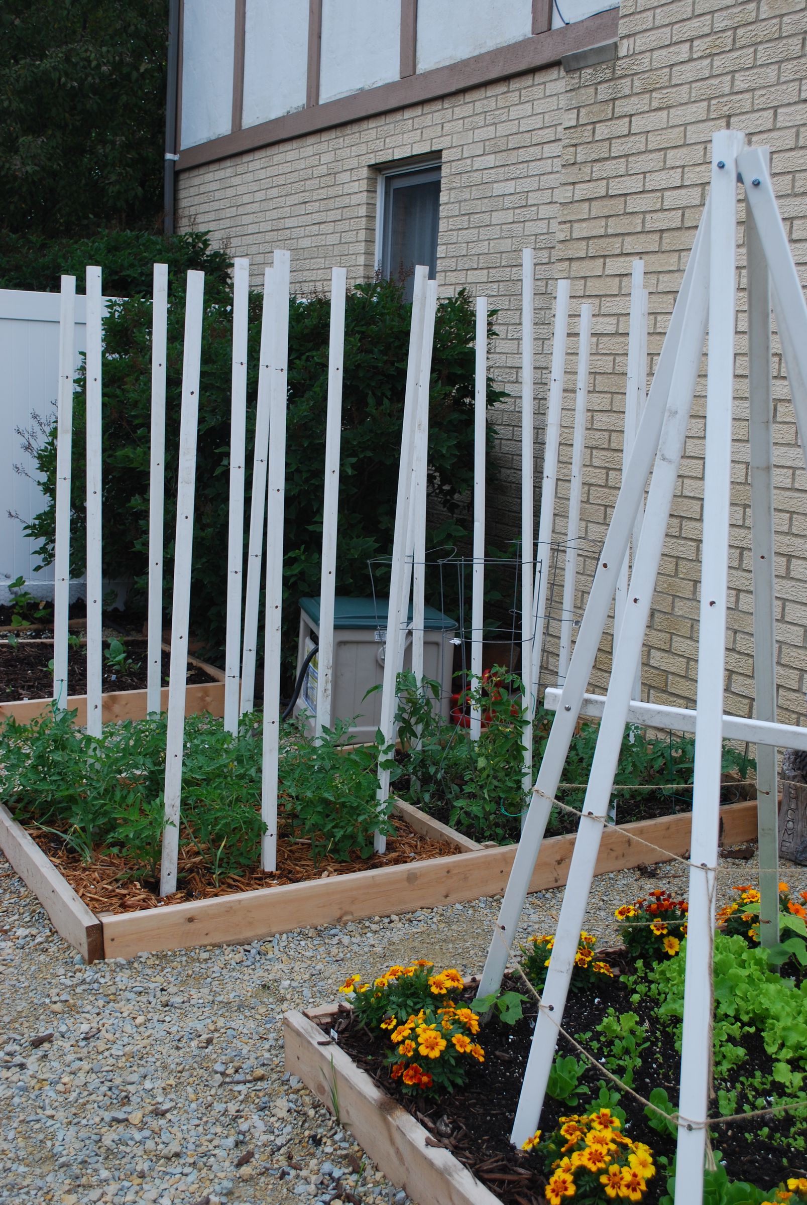 Tomato Stakes From Repurposed Fence 9 Steps (with Pictures