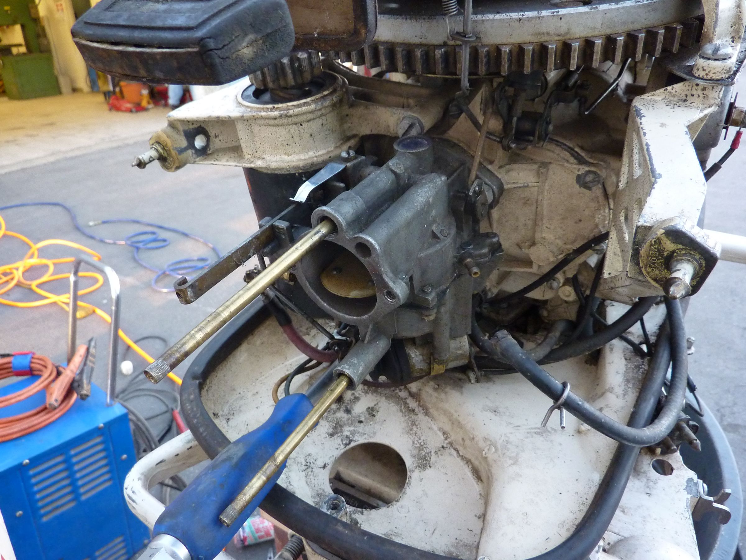 How to Open and Clean an Outboard Motor Carburetor 5 Steps (with