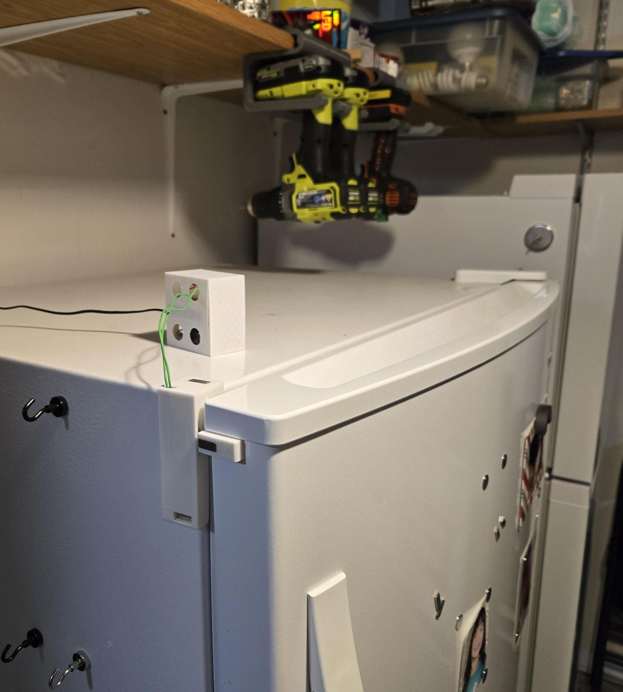 Refrigerator Door Alarm System Using MQTT and ESP8266