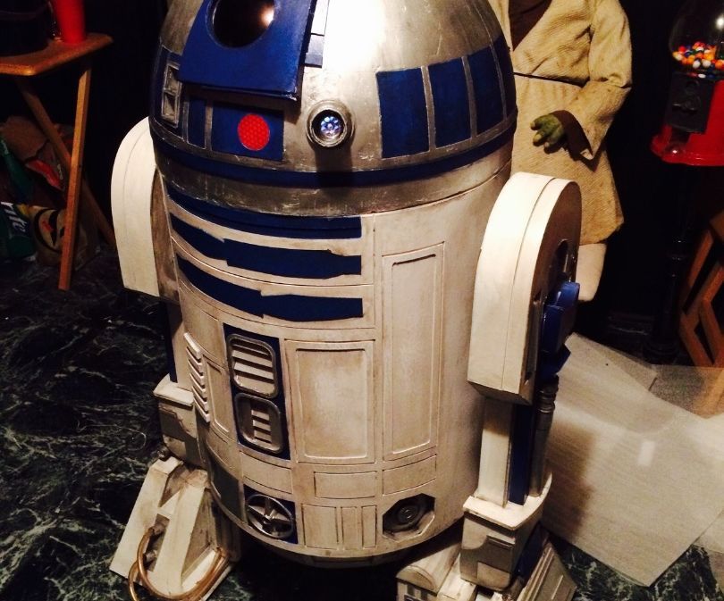 R2-D2 Astromech From Cardboard