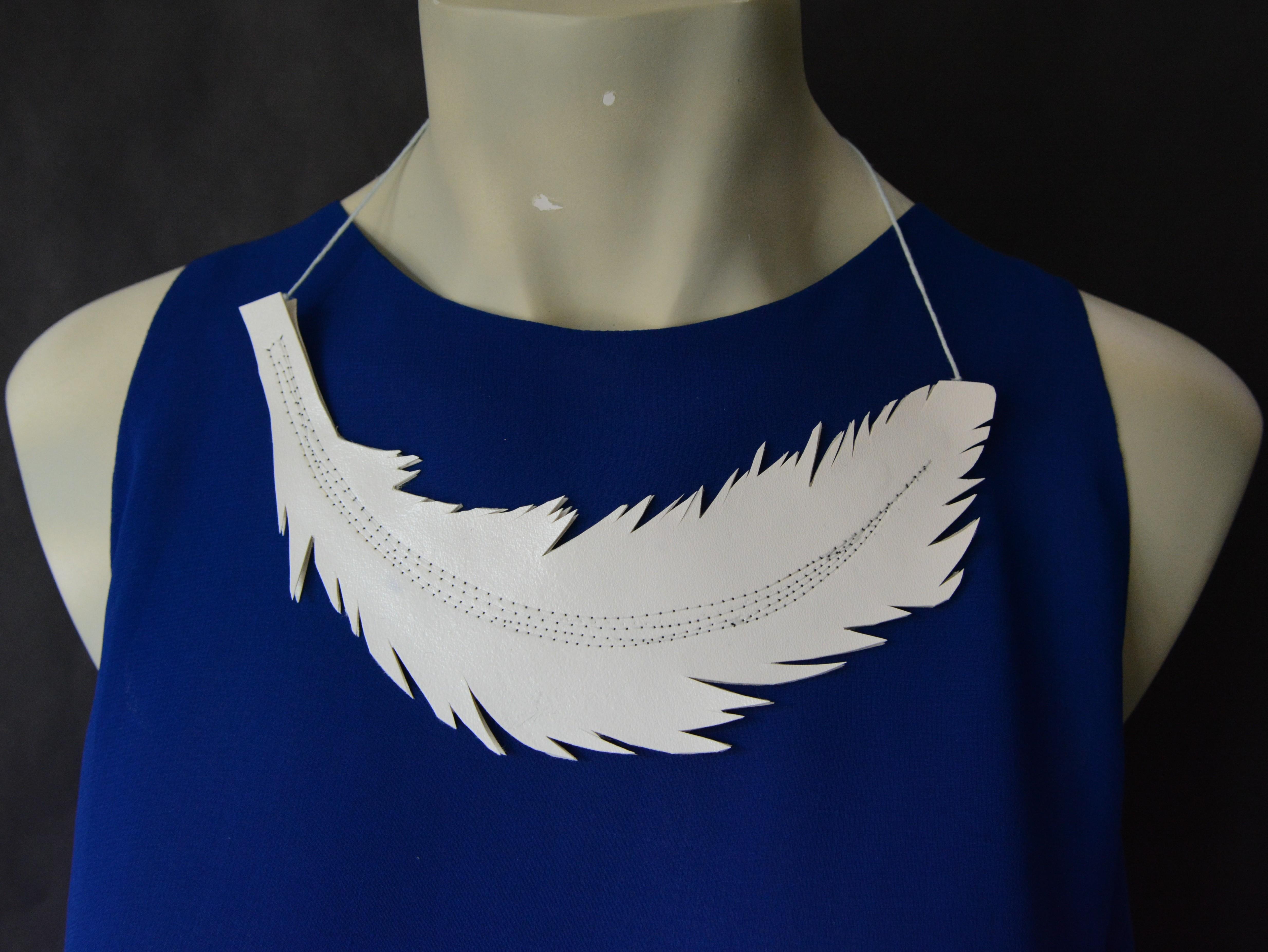 How to Make Detachable (Faux) Leather Collars Using Recycled Notebooks