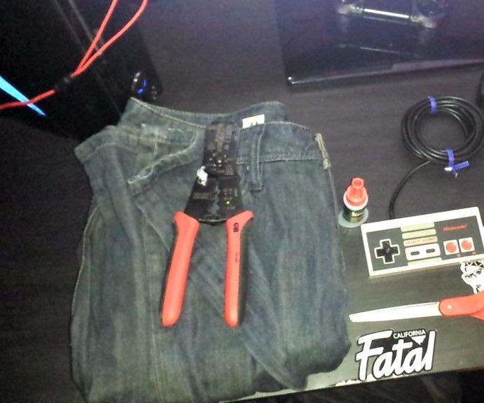 NES Controller Wallet