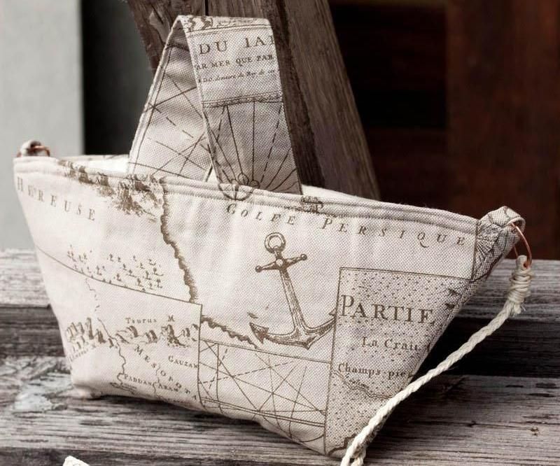 Holiday Boat Purse