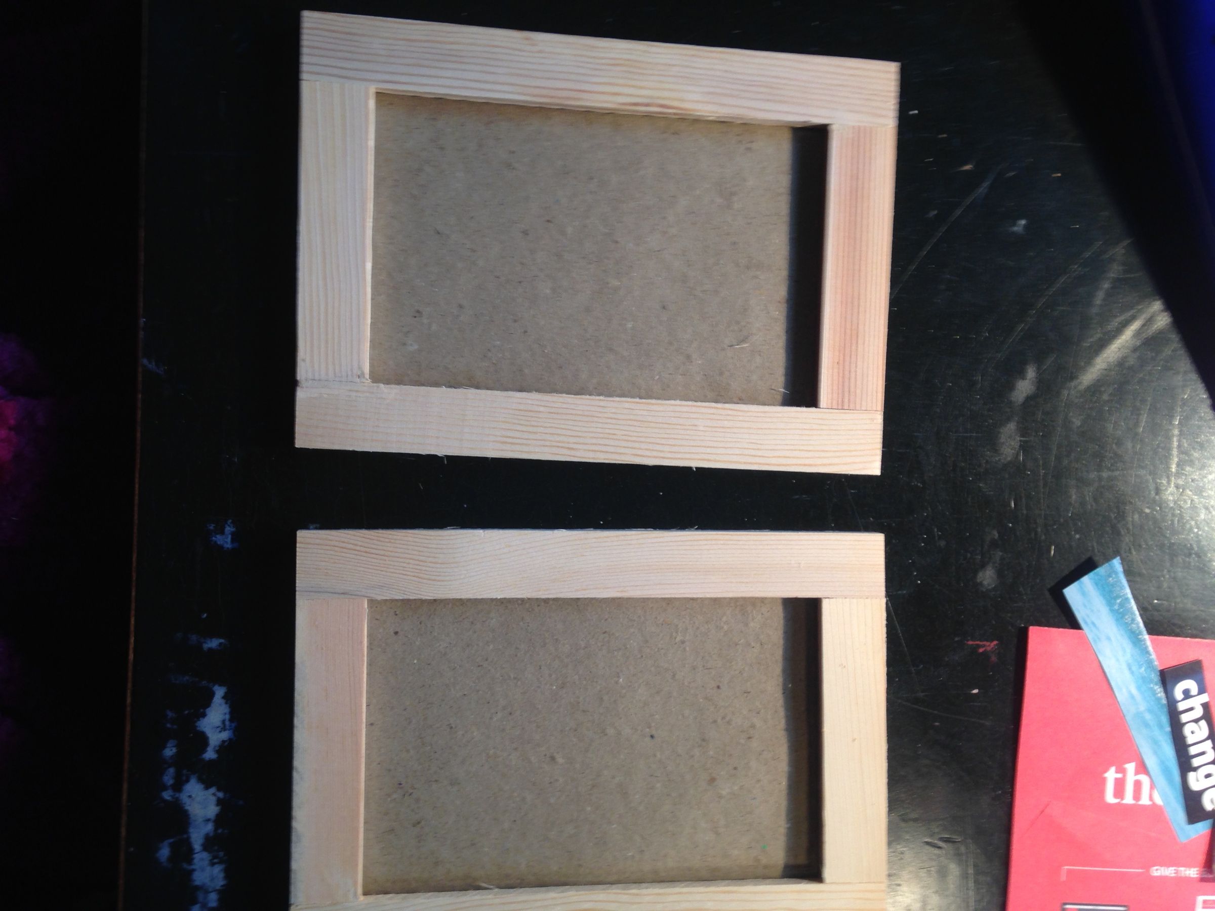 Adding Personal Touch to a Frame Using Magazines 6 Steps (with