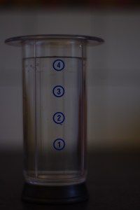 AEROPRESS MAKIN COFFEE