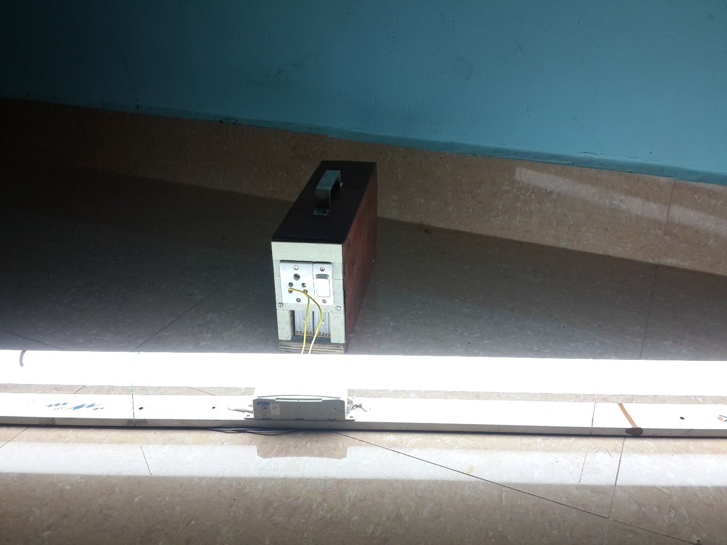 220V HOMEMADE PORTABLE POWER INVERTER : 5 Steps (with Pictures