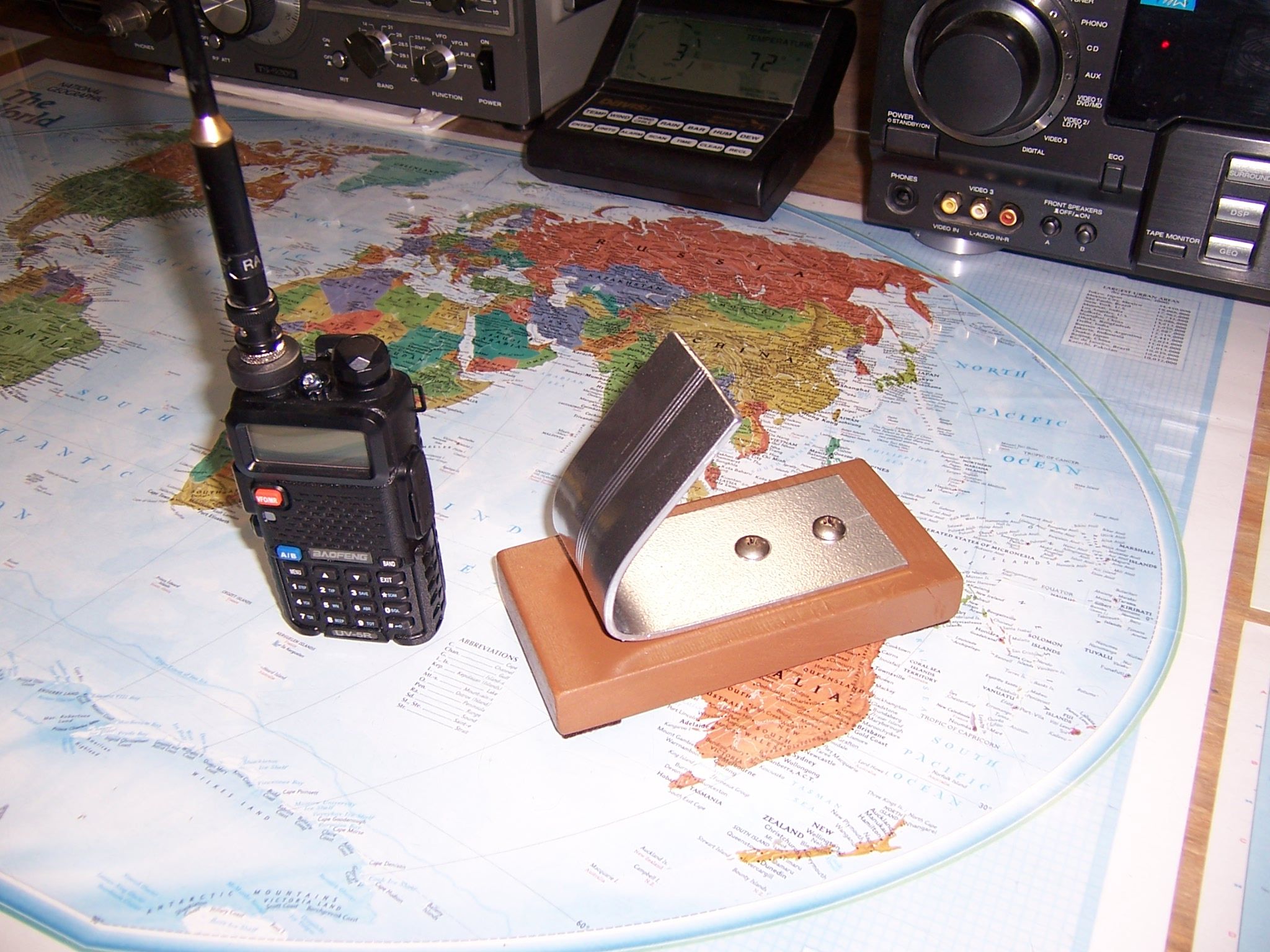 Desk Stand for a Little Ham Radio (Baofeng UV-5R)