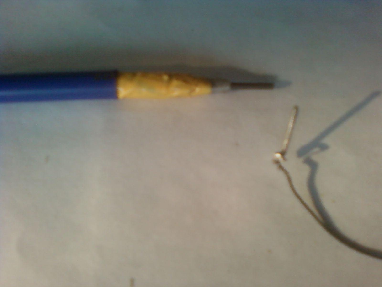 How to Make a Soldering Iron With a 6 Volts Battery.