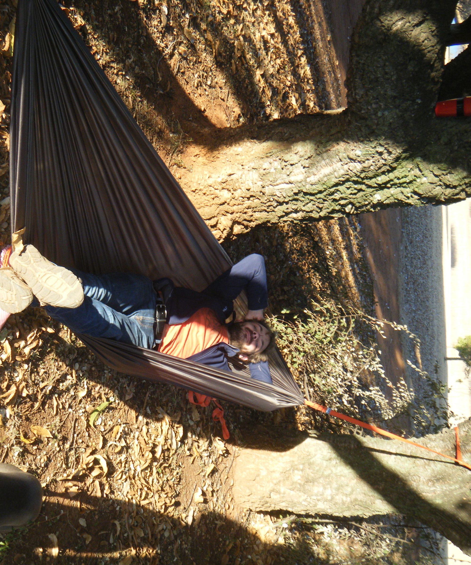 DIY Cheap, Quick and Easy, Compact Travel Hammock With Tree Straps