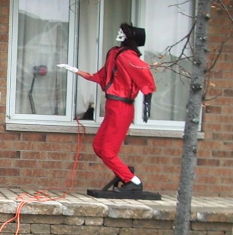 Animated Halloween Display Using an Electric Motor and a Bicycle