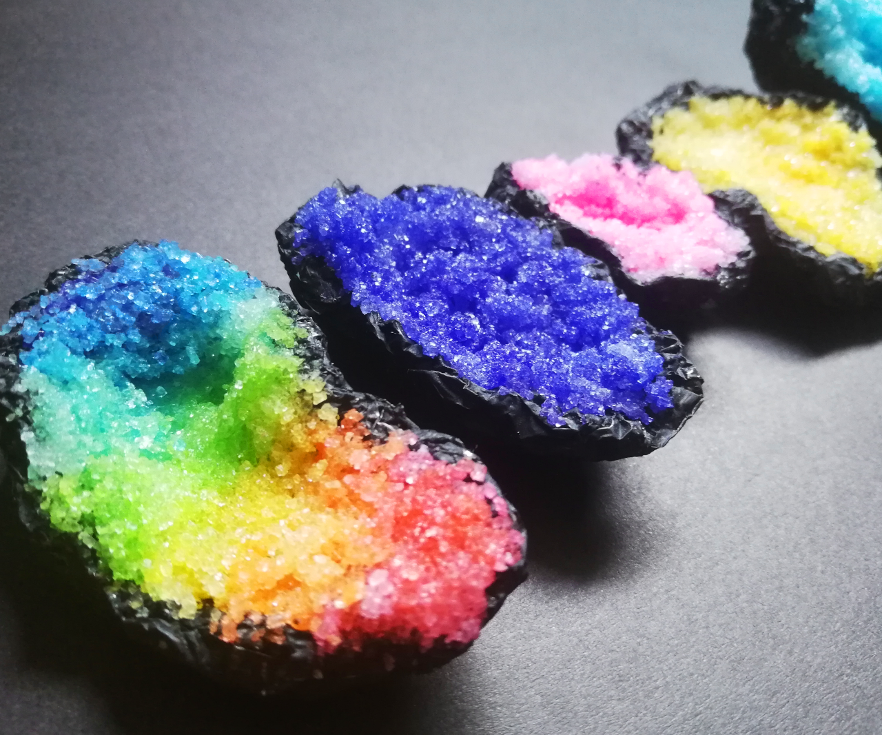 Sugar and Glue Crystals / Geodes 5 Steps (with Pictures) Instructables