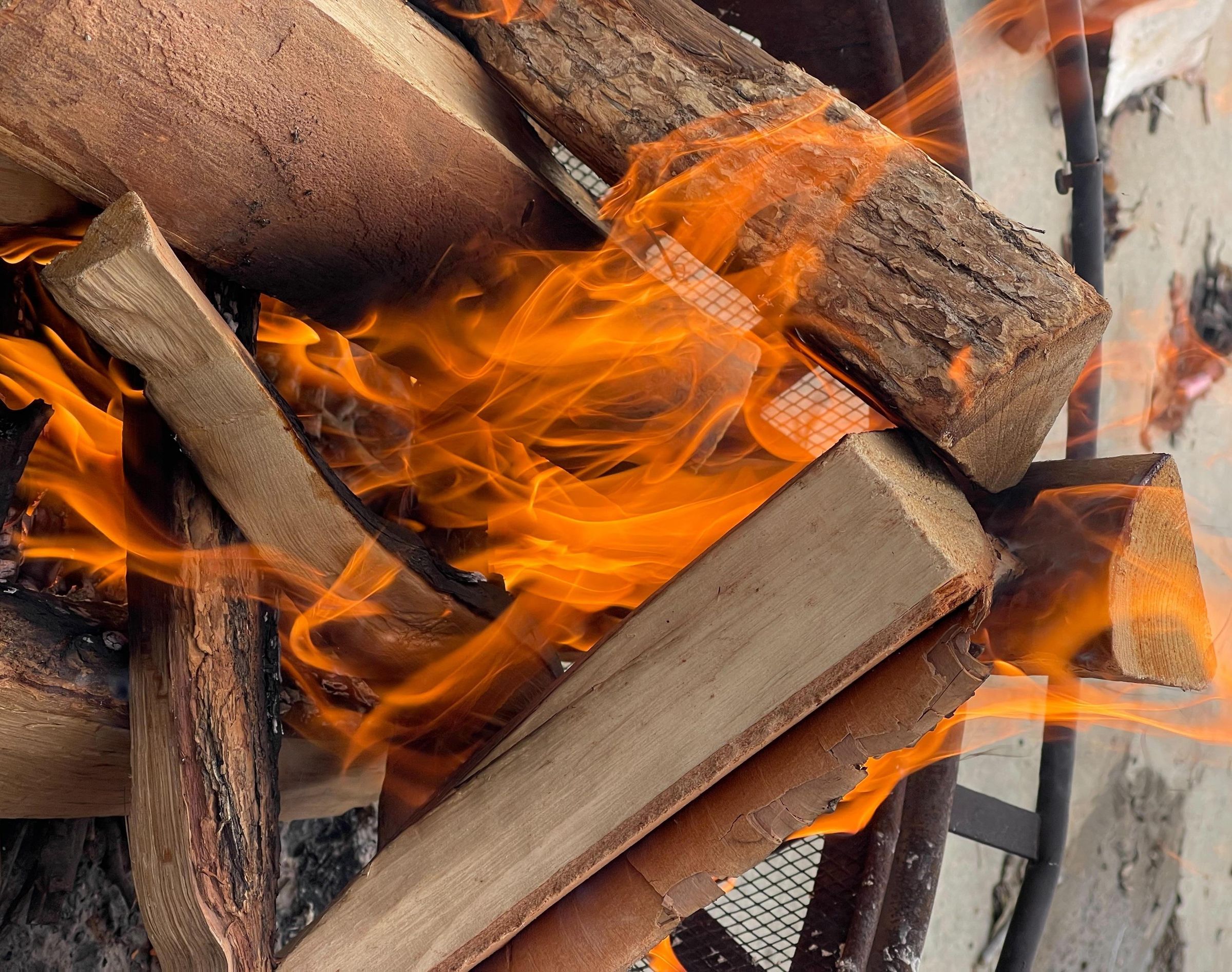 How to Build a Camp Fire 