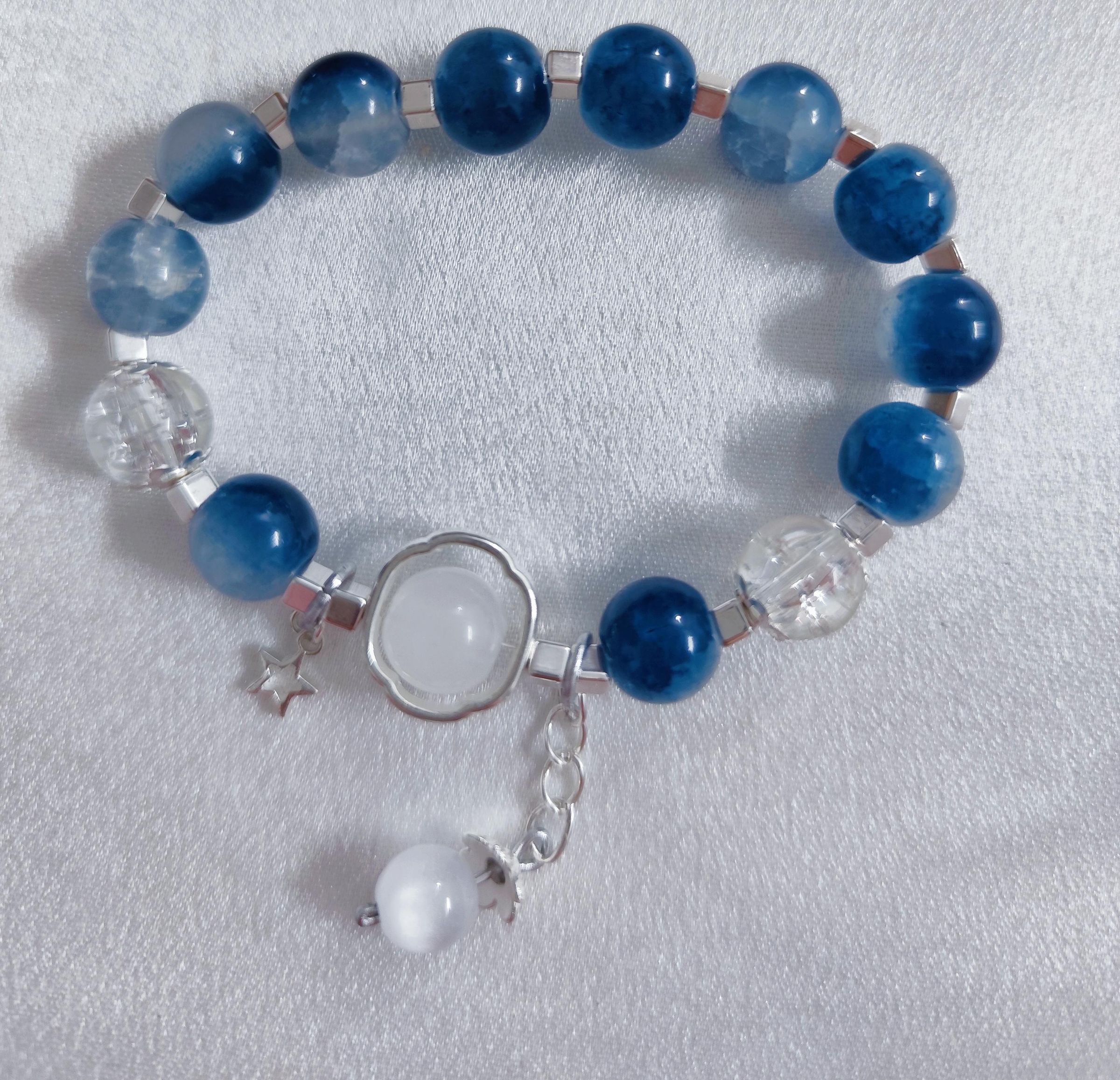 How to Make a Blue Ocean Beaded Bracelet: a Simple Step-by-Step Guide