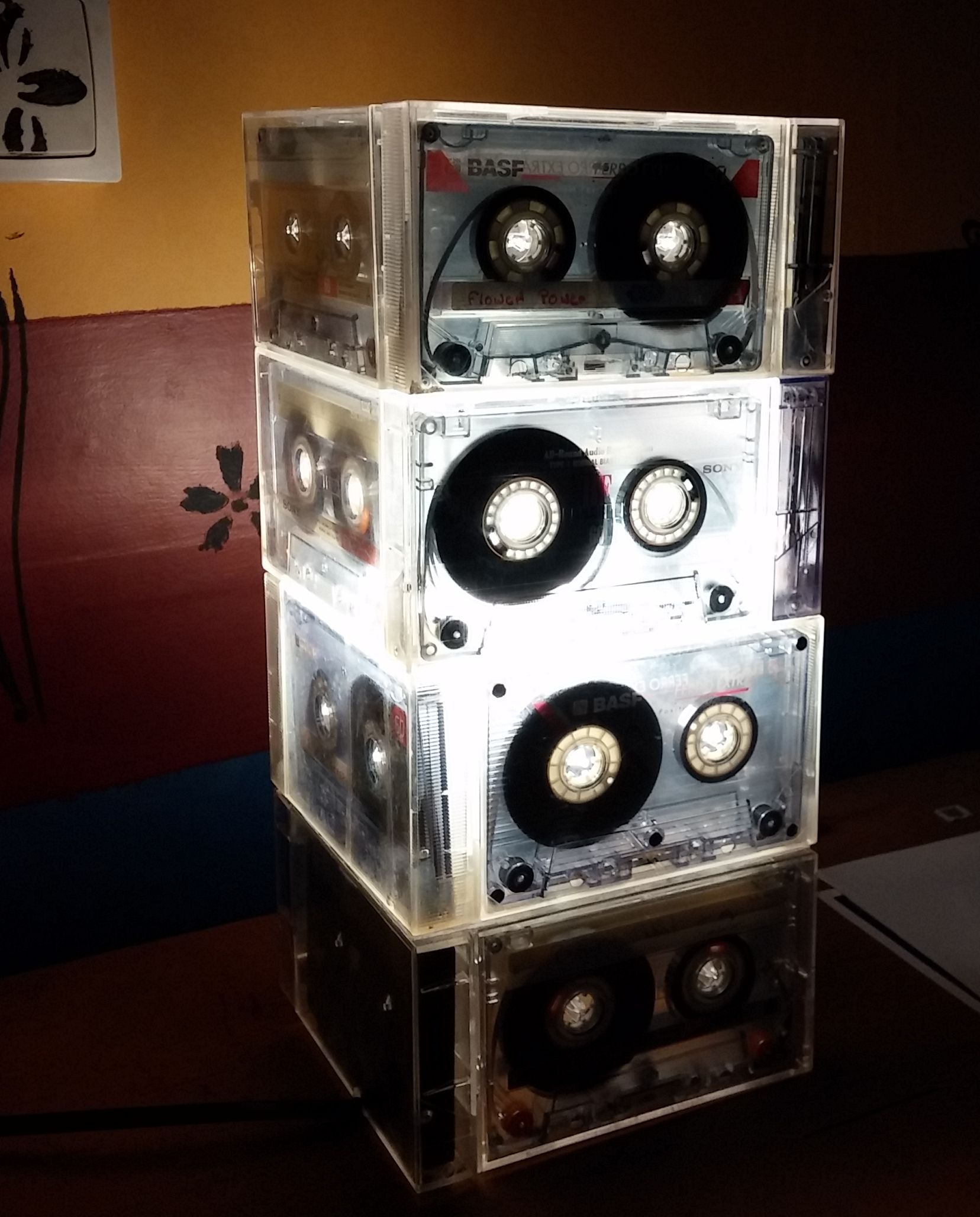 CASSETTE TAPES LAMP 4 Steps (with Pictures) Instructables