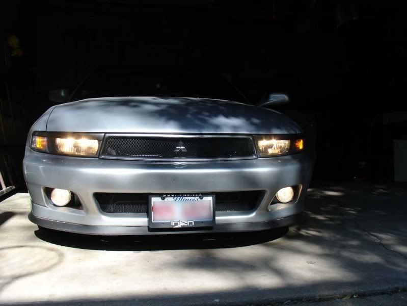 How to Make Fiberglass Eyelids for Your Car