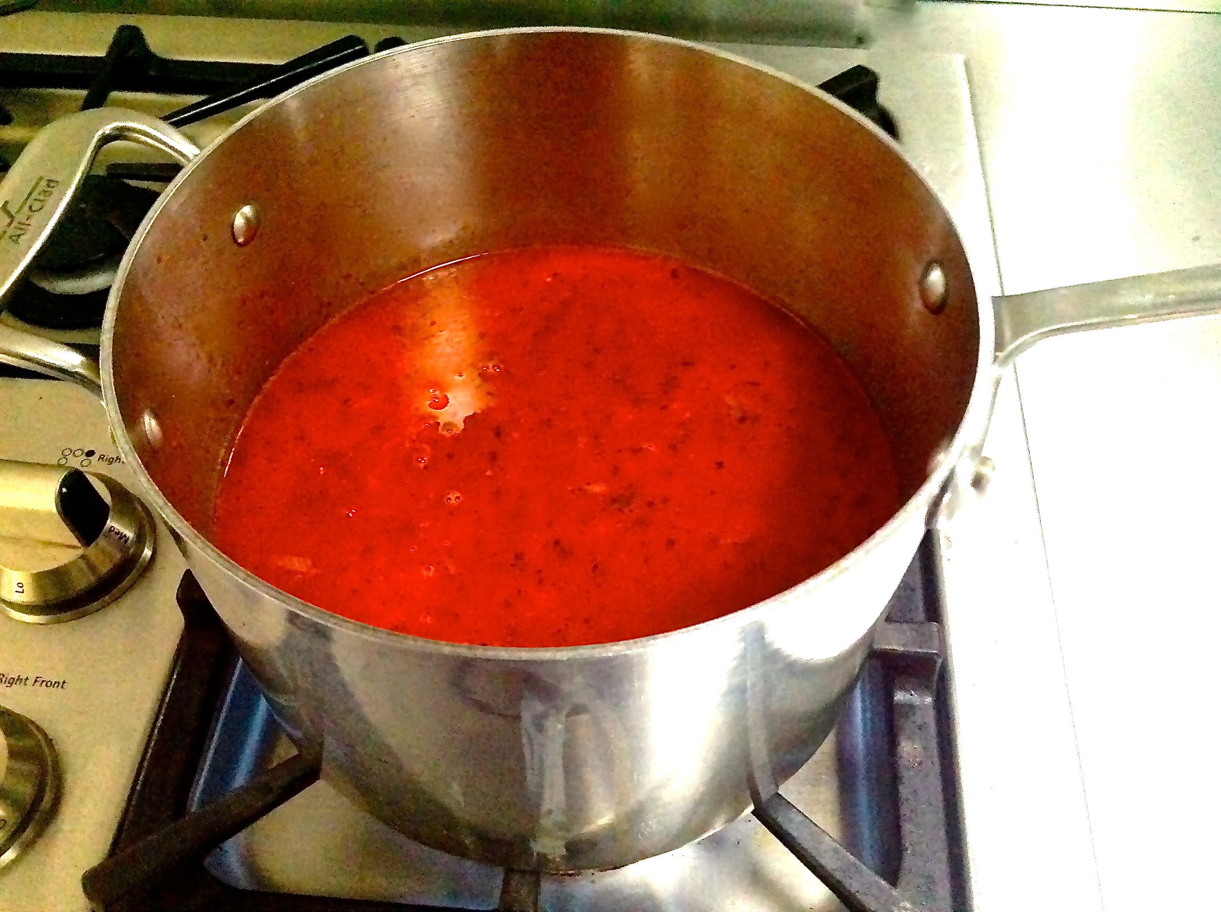 CLASSIC ITALIAN TOMATO SAUCE