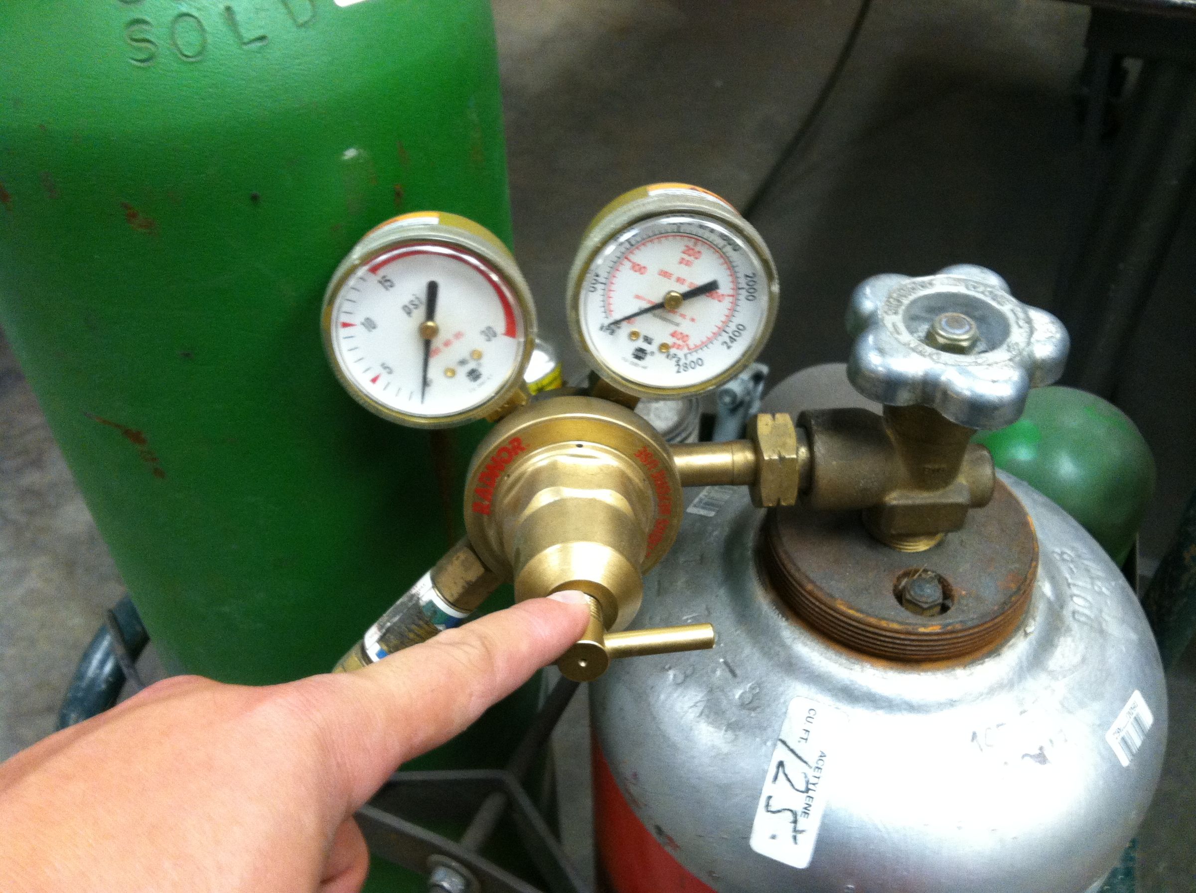 Setting Up the Oxyacetylene Equipment at Menlo Park 8 Steps