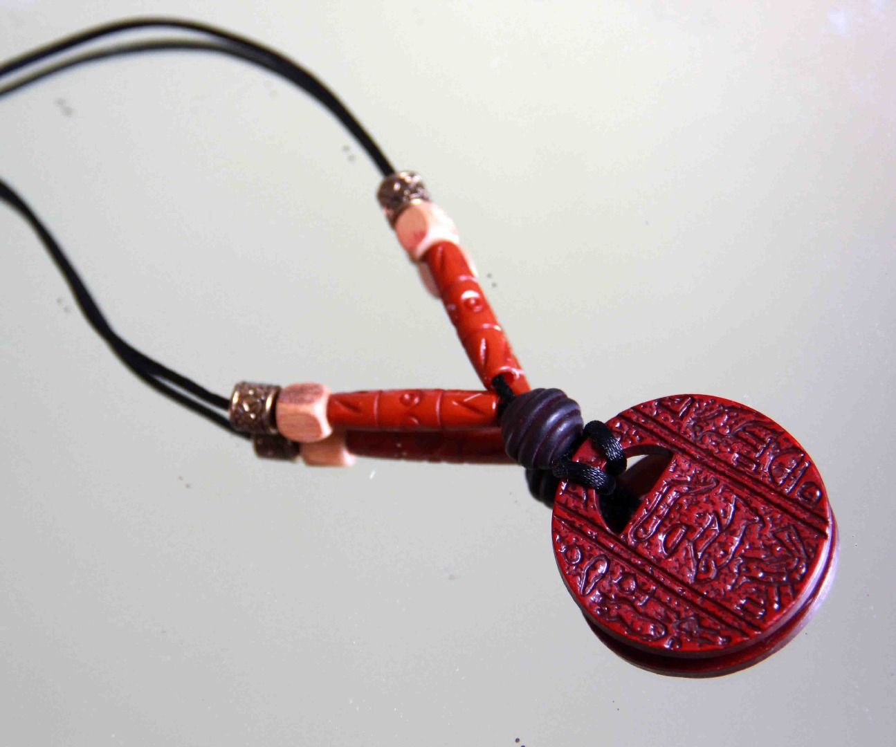 Make a Beautiful Beaded Necklace 