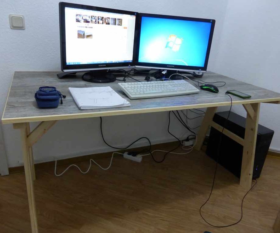 DIY Desk With Vinyl  Flooring Top