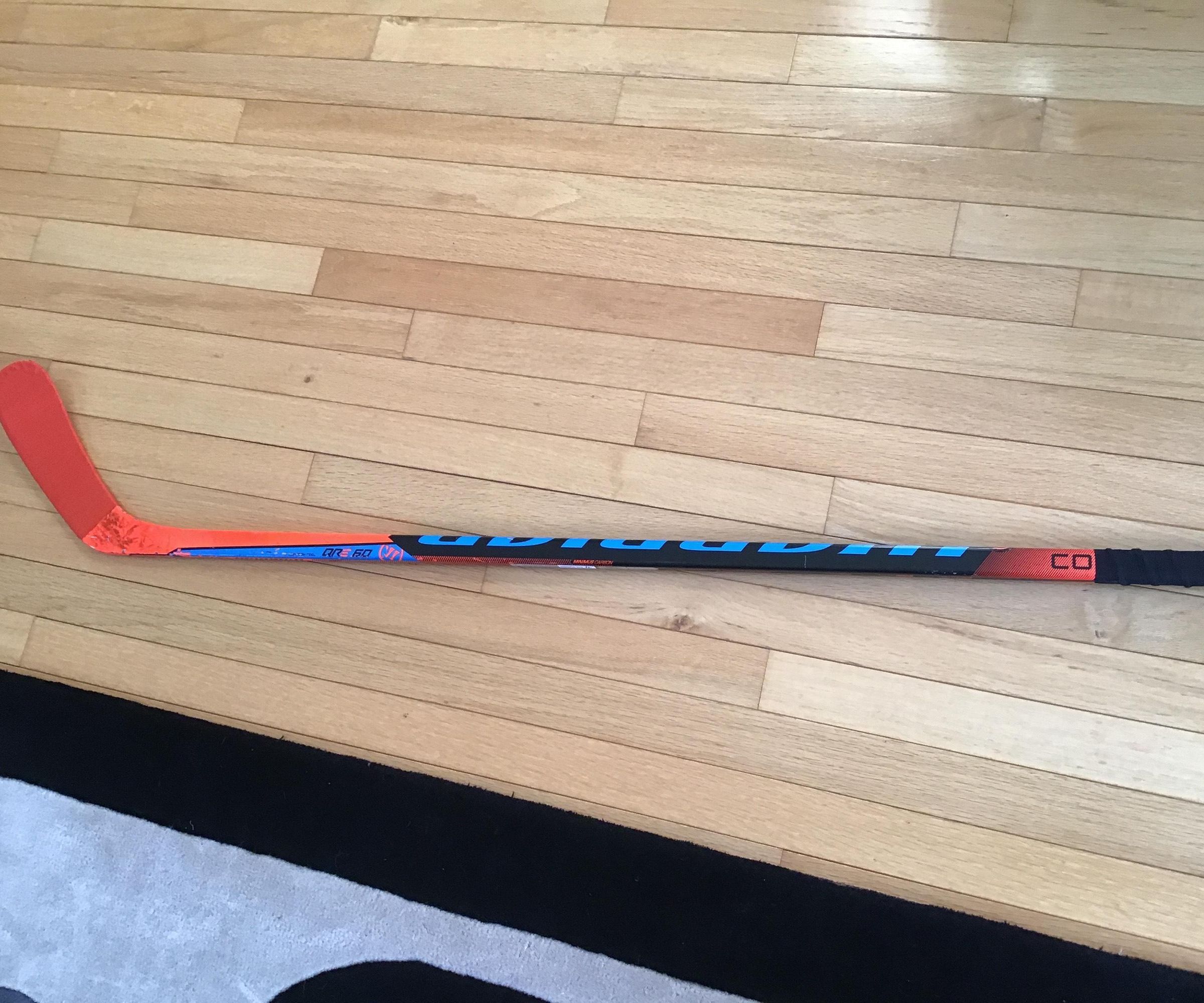 How to Tape the Top and Bottom of Your Hockey Stick