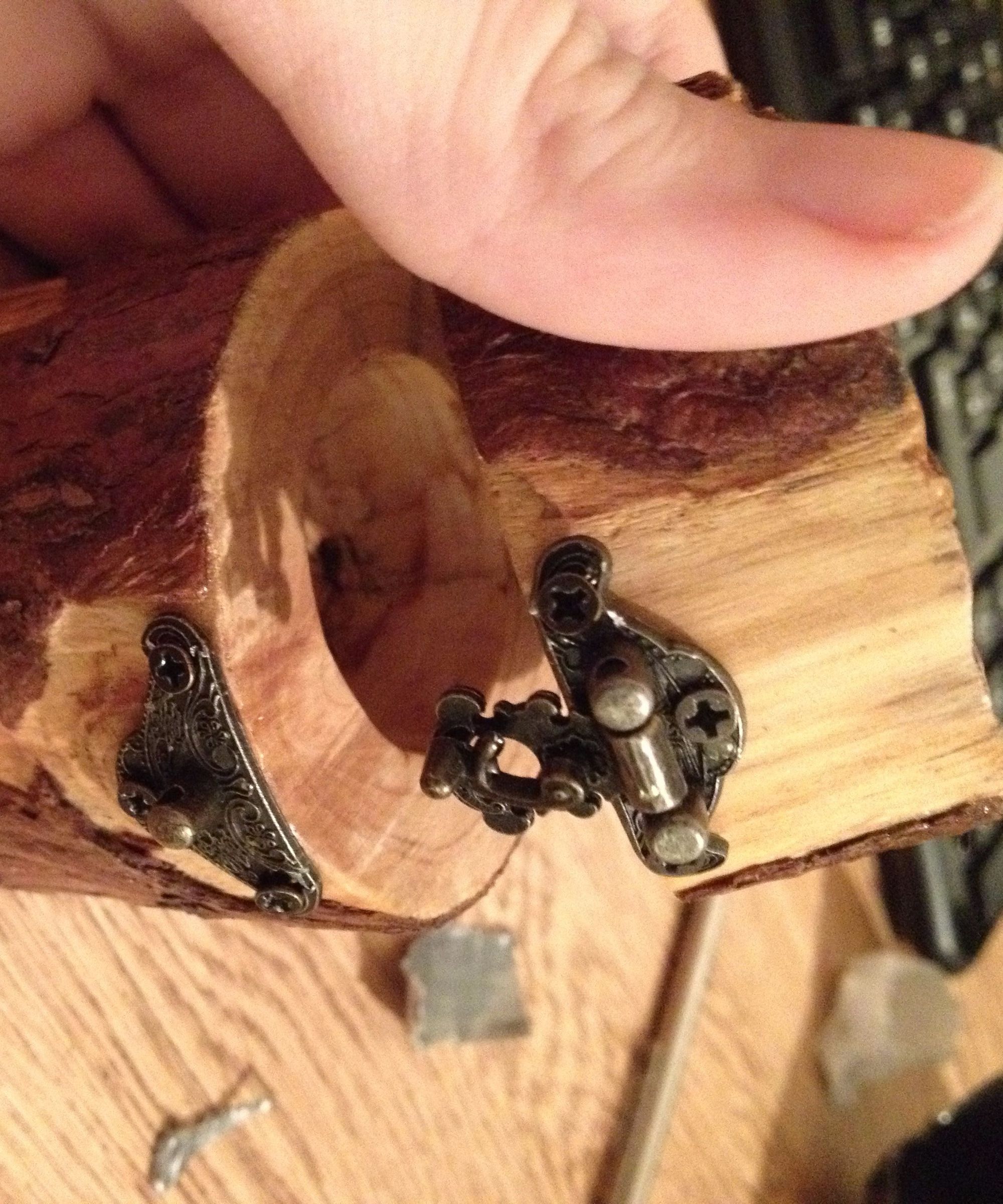 Log Box With Map Lid