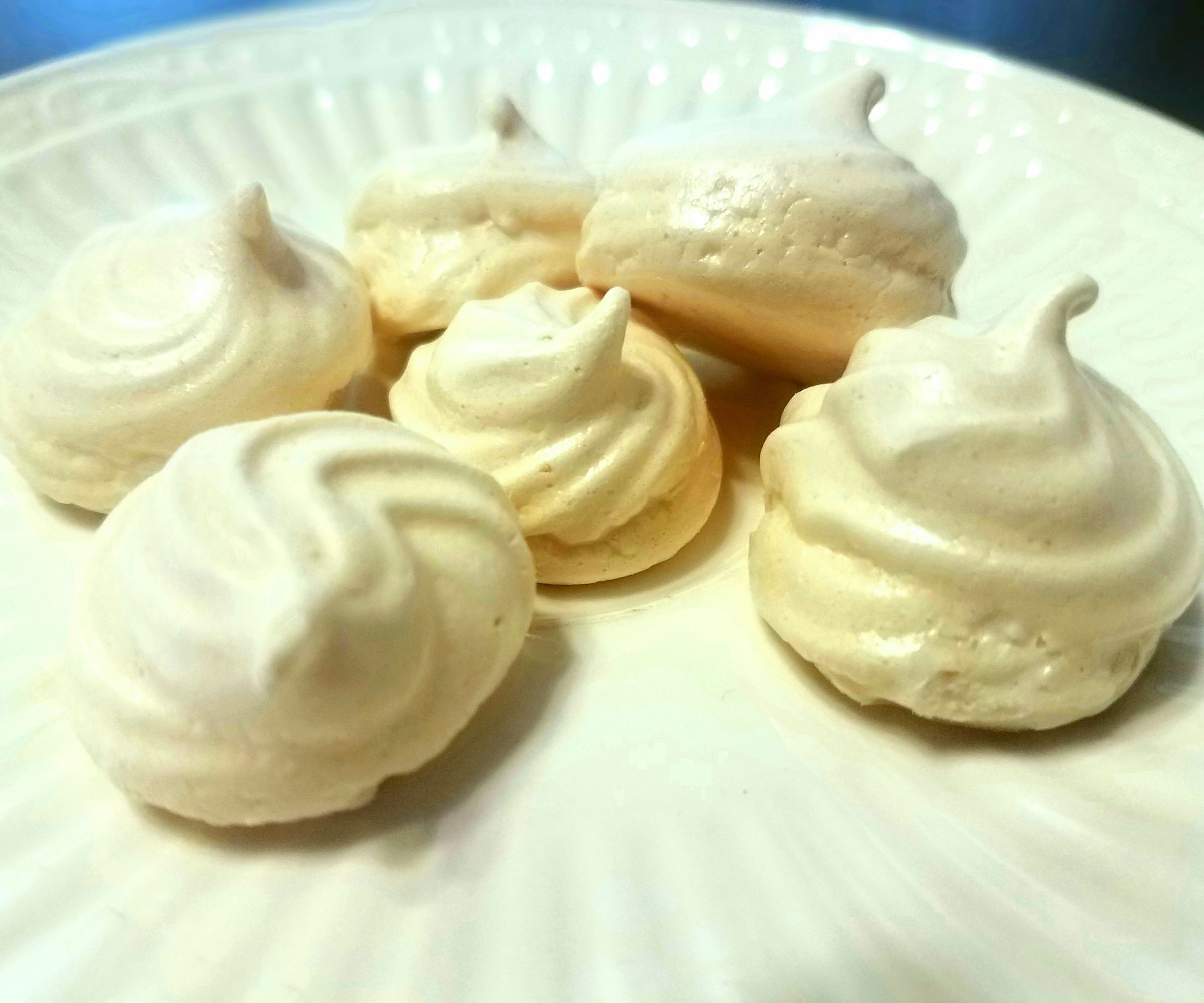 Bite-Sized Meringues
