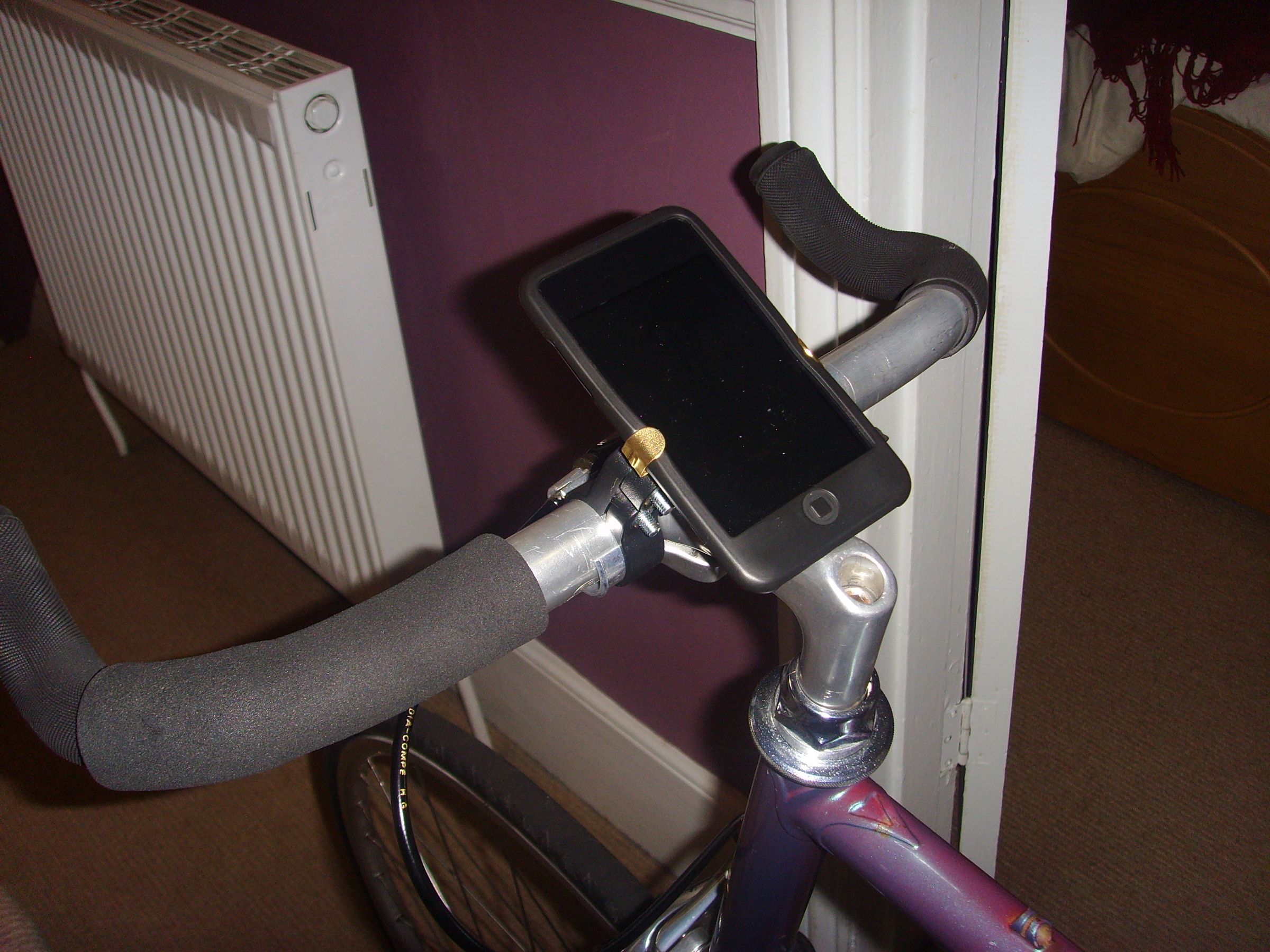 IPod/iPhone Bicycle Mount (on the Cheap)