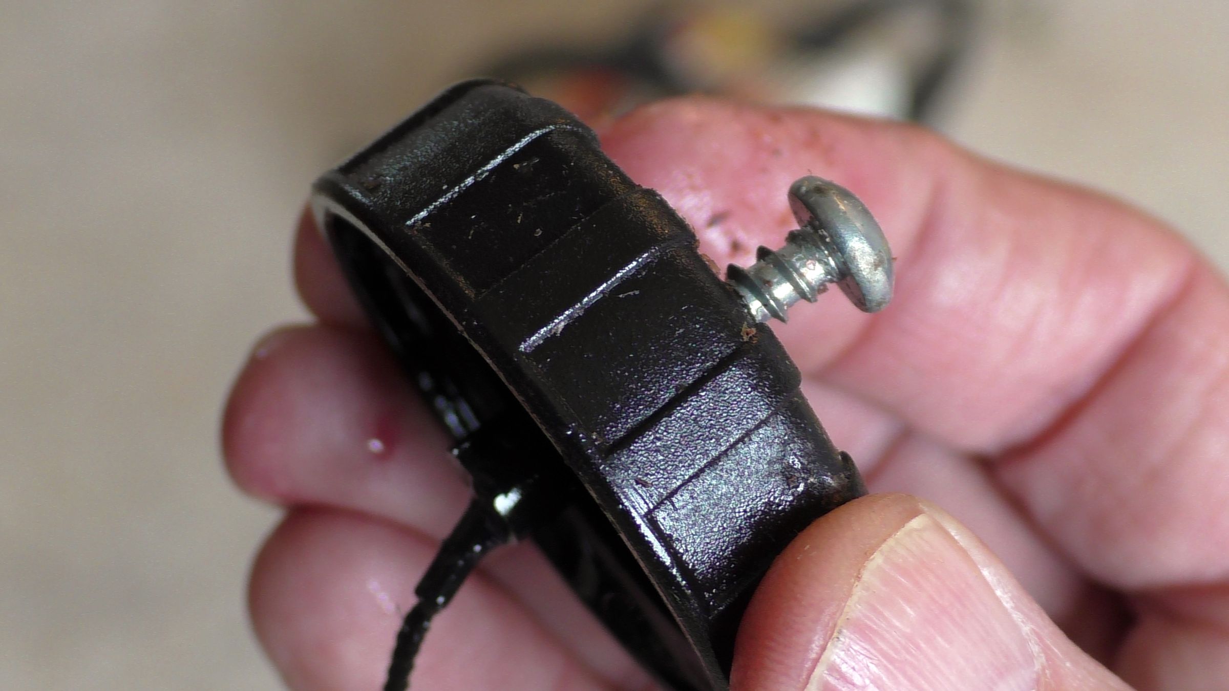 Fixing Chainsaw Bar Oil Problem With Air Compressor Instructables